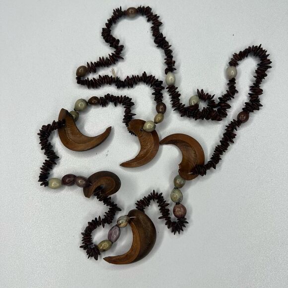 70's Vintage Necklace Hawaiian Koa Apple Seed Brown Puka Shell Tourist Lei Boho - Picture 3 of 11